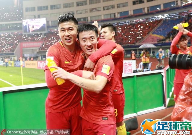 “我预测阿森纳会夺得本赛季的冠军，我只是觉得在曼城三冠王以及英超三连冠之后，球队可能会遇到像对阵利物浦时的情况，缺少高效的门前感觉。